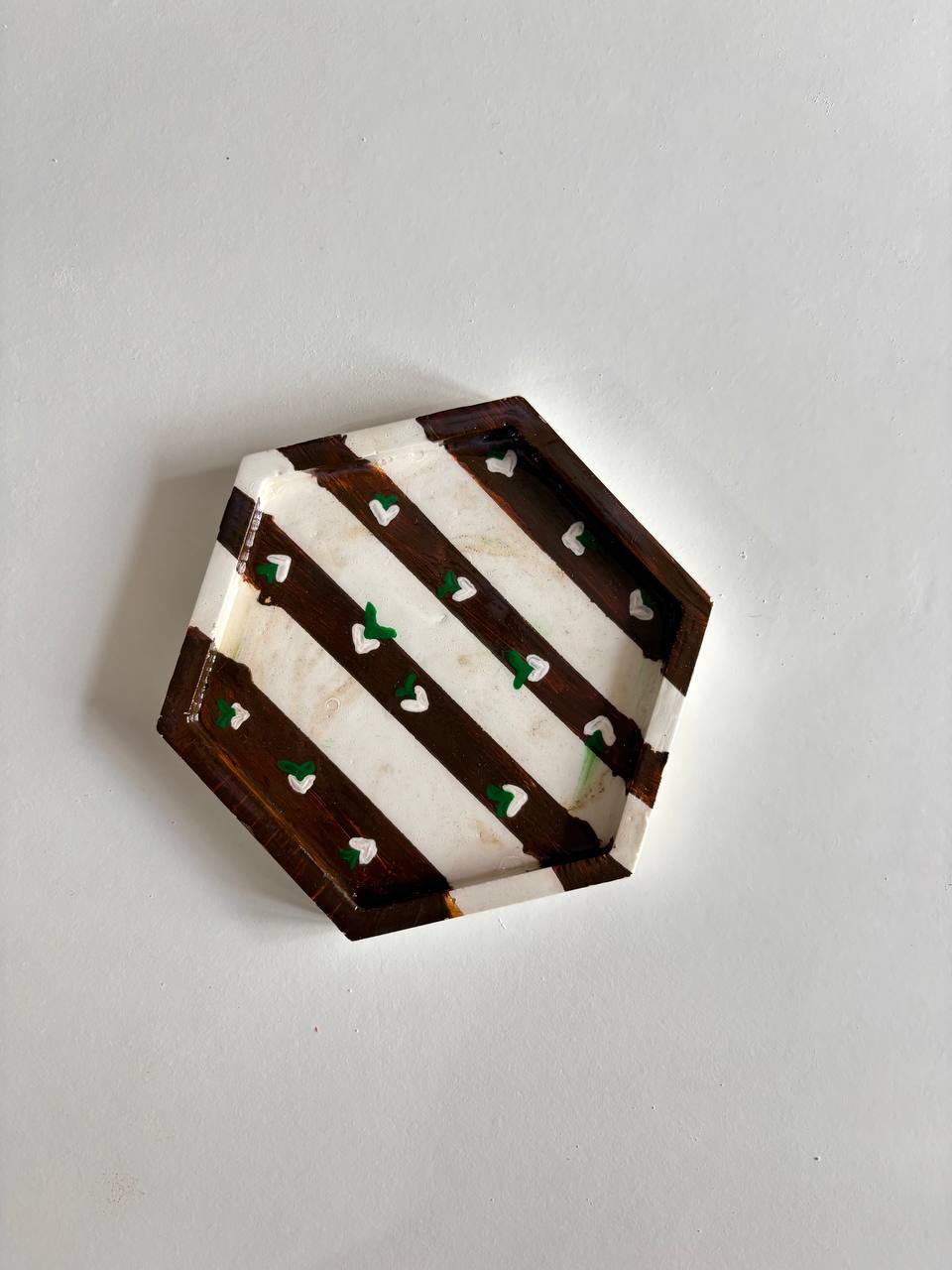 Rustic Garden Tray — handmade resin hexagonal trinket tray, 11.5 cm × 10 cm × 1.3 inch